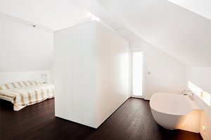 Badewanne im Schlafzimmer - Eine Schlafzimmer & Badezimmer Kombination